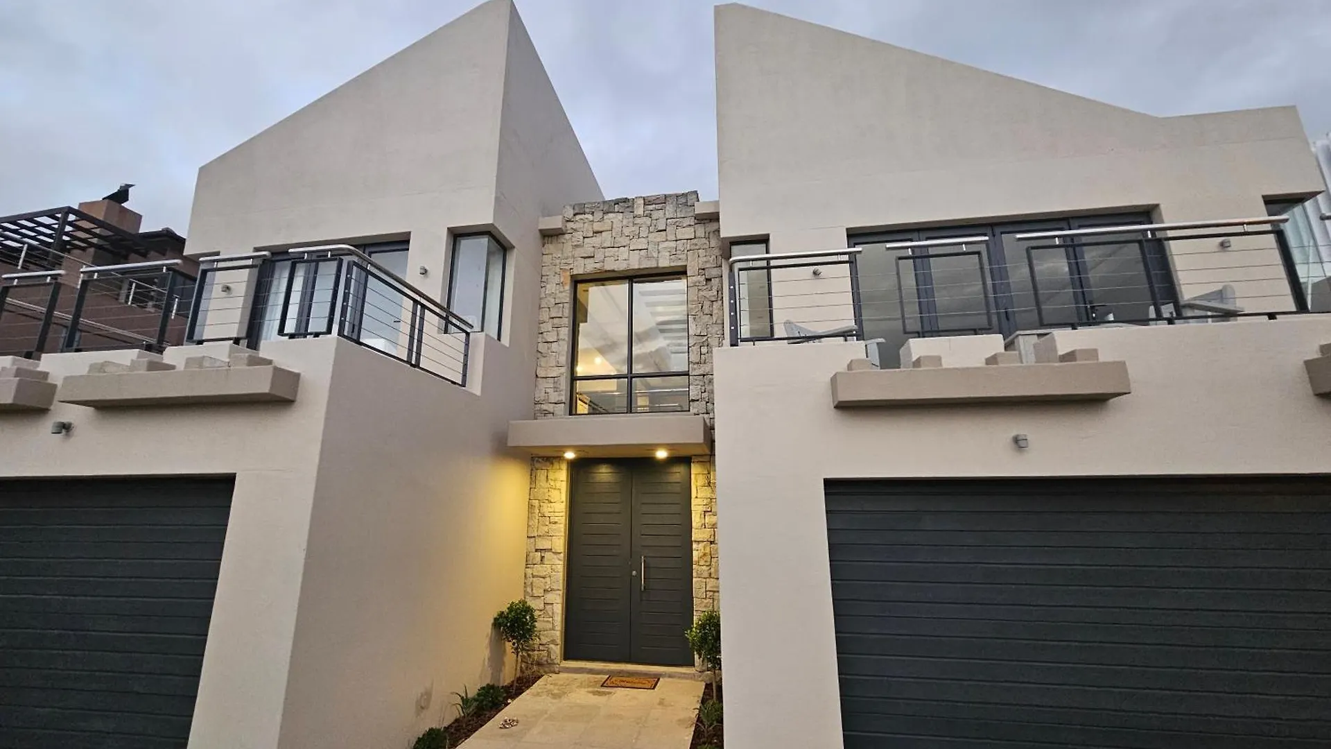 Konukevi Blouberg Village Place Cape Town